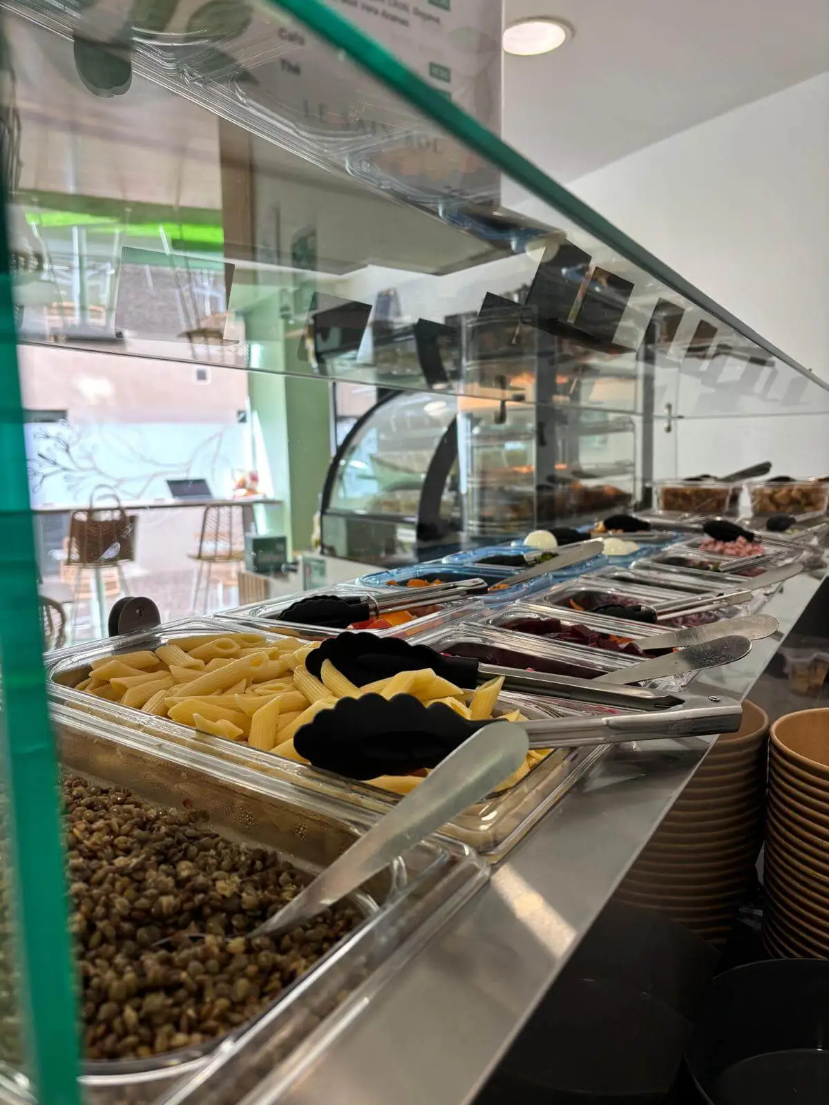 bar à salades, Le Sain bol présentation de la saladette avec ces ingrédients